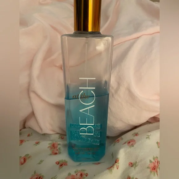 Original At The Beach - Picture 1 of 4